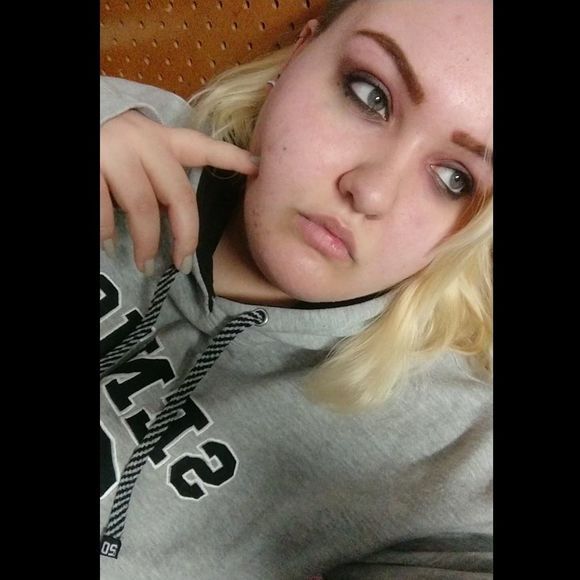 Meet your Posher, Ashley - Picture 1 of 1